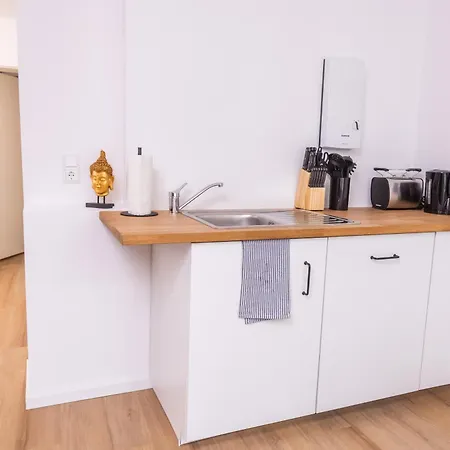 Nuit - Hbf, Zentral, Helios-klinik, Messe Düsseldorf 19 Km, Neu Apartamento Krefeld
