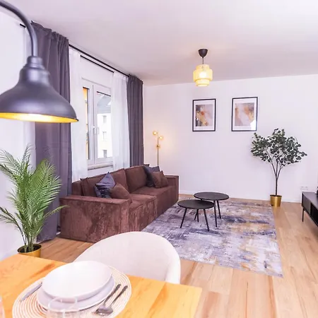 Apartamento Nuit - Hbf, Zentral, Helios-klinik, Messe Düsseldorf 19 Km, Neu