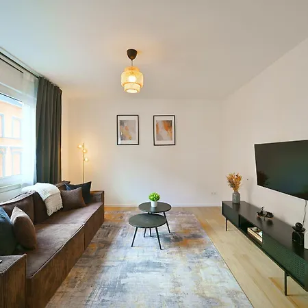 Apartment Nuit - Hbf, Zentral, Helios-klinik, Messe Düsseldorf 19 Km, Neu