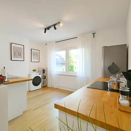 Appartement Nuit - Hbf, Zentral, Helios-klinik, Naehe Messe Duesseldorf *
