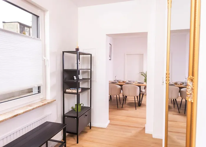 Nuit - Hbf, Zentral, Helios-klinik, Messe Düsseldorf 19 Km, Neu