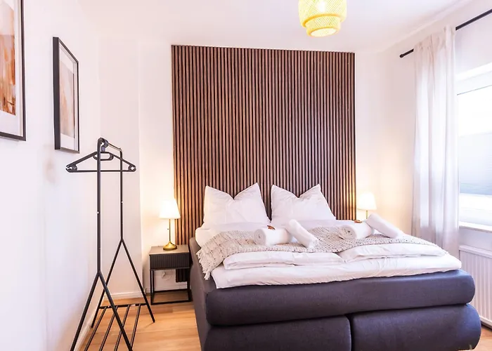 Apartment Nuit - Hbf, Zentral, Helios-klinik, Messe Düsseldorf 19 Km, Neu Krefeld