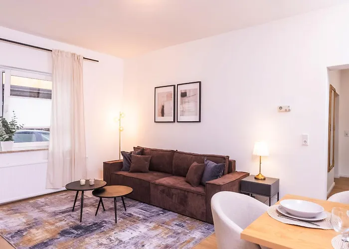 Nuit - Hbf, Zentral, Helios-klinik, Messe Düsseldorf 19 Km, Neu Krefeld