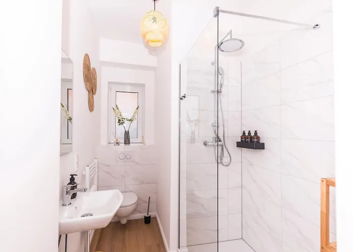 Nuit - Hbf, Zentral, Helios-klinik, Naehe Messe Duesseldorf * Krefeld