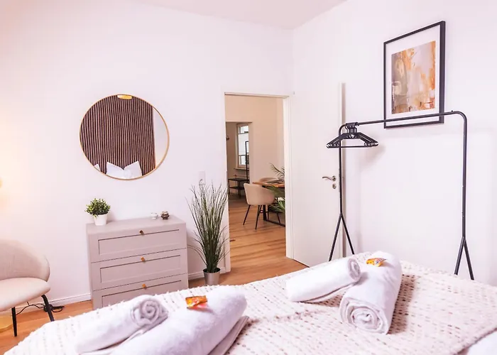 Nuit - Hbf, Zentral, Helios-klinik, Messe Düsseldorf 19 Km, Neu Apartment