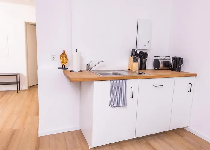 Nuit - Hbf, Zentral, Helios-klinik, Messe Düsseldorf 19 Km, Neu Apartment Krefeld
