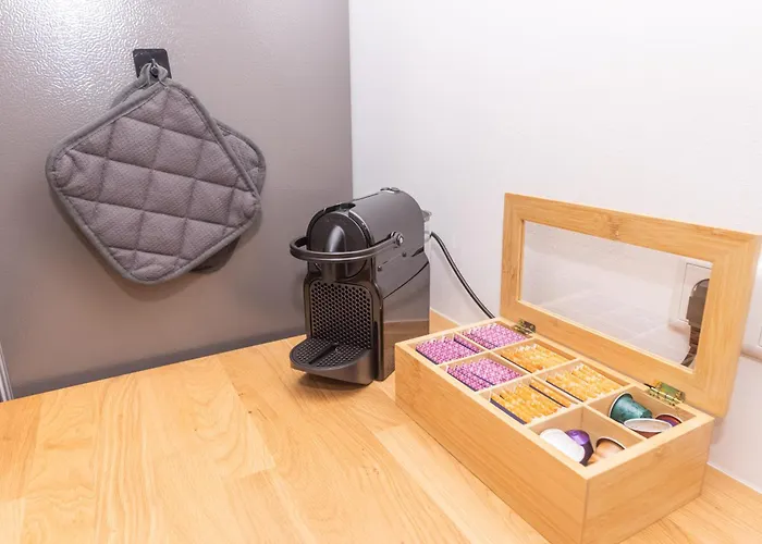 Apartment Nuit - Hbf, Zentral, Helios-klinik, Messe Düsseldorf 19 Km, Neu