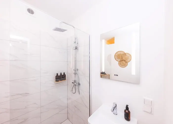 Nuit - Hbf, Zentral, Helios-klinik, Messe Düsseldorf 19 Km, Neu Apartment