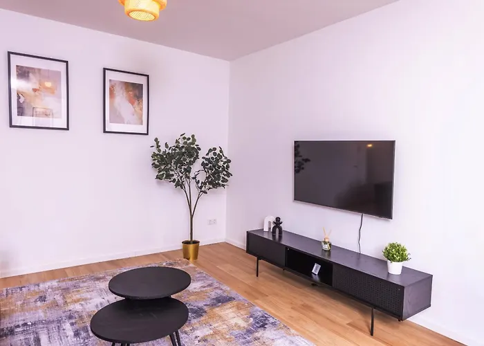 Nuit - Hbf, Zentral, Helios-klinik, Messe Düsseldorf 19 Km, Neu Apartment Krefeld