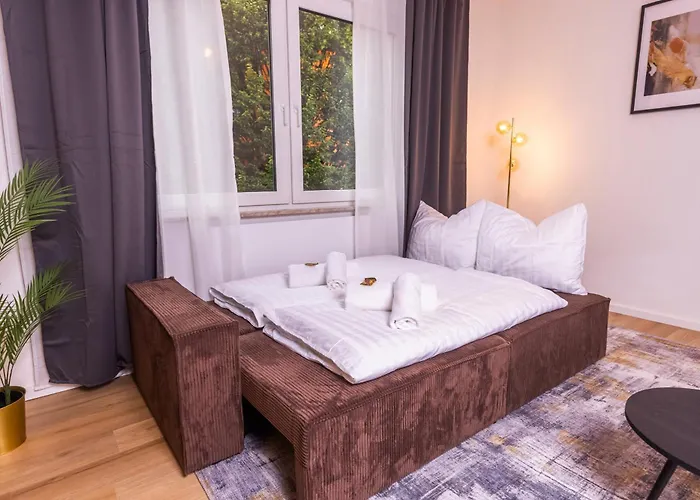 Nuit - Hbf, Zentral, Helios-klinik, Messe Düsseldorf 19 Km, Neu *