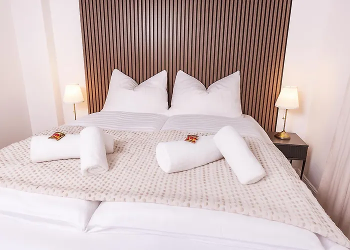 Nuit - Hbf, Zentral, Helios-klinik, Messe Düsseldorf 19 Km, Neu Apartment Krefeld