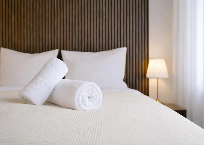 Nuit - Hbf, Zentral, Helios-klinik, Messe Düsseldorf 19 Km, Neu *