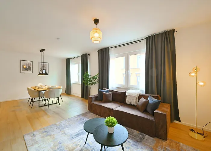 Nuit - Hbf, Zentral, Helios-klinik, Messe Düsseldorf 19 Km, Neu Krefeld