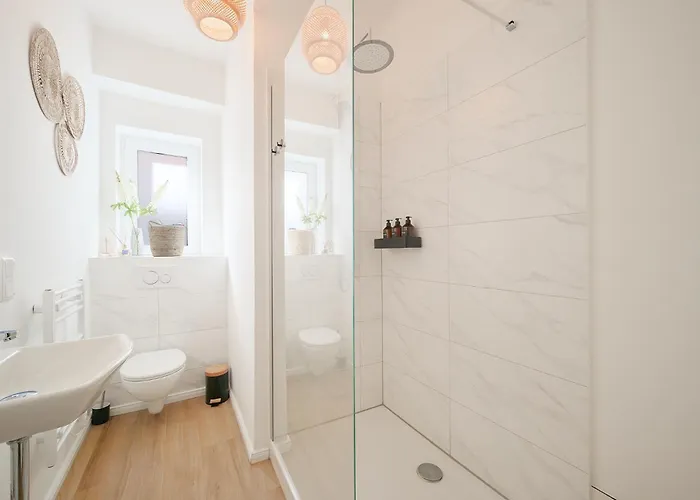 Nuit - Hbf, Zentral, Helios-klinik, Messe Düsseldorf 19 Km, Neu *