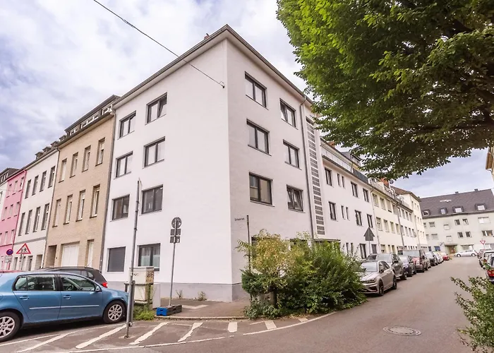 Nuit - Hbf, Zentral, Helios-klinik, Messe Düsseldorf 19 Km, Neu Krefeld