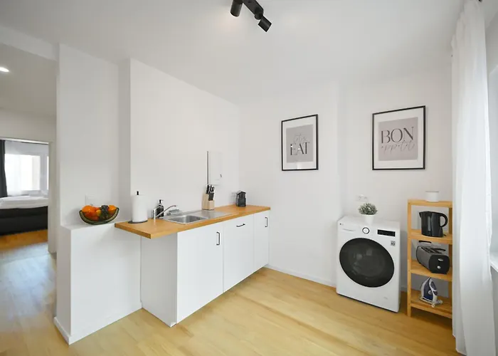 Nuit - Hbf, Zentral, Helios-klinik, Messe Düsseldorf 19 Km, Neu *