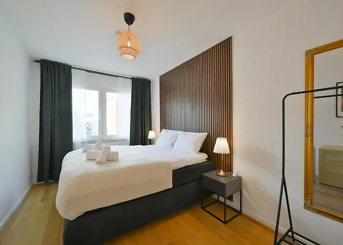 Nuit - Hbf, Zentral, Helios-klinik, Messe Düsseldorf 19 Km, Neu Apartment *
