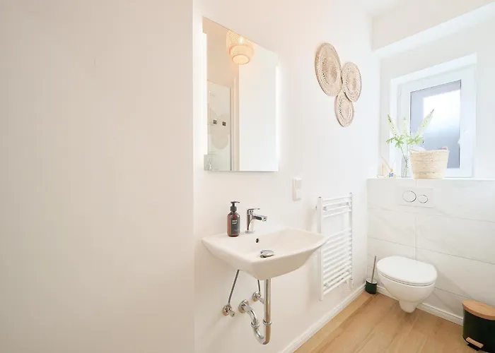 Nuit - Hbf, Zentral, Helios-klinik, Messe Düsseldorf 19 Km, Neu Apartment *